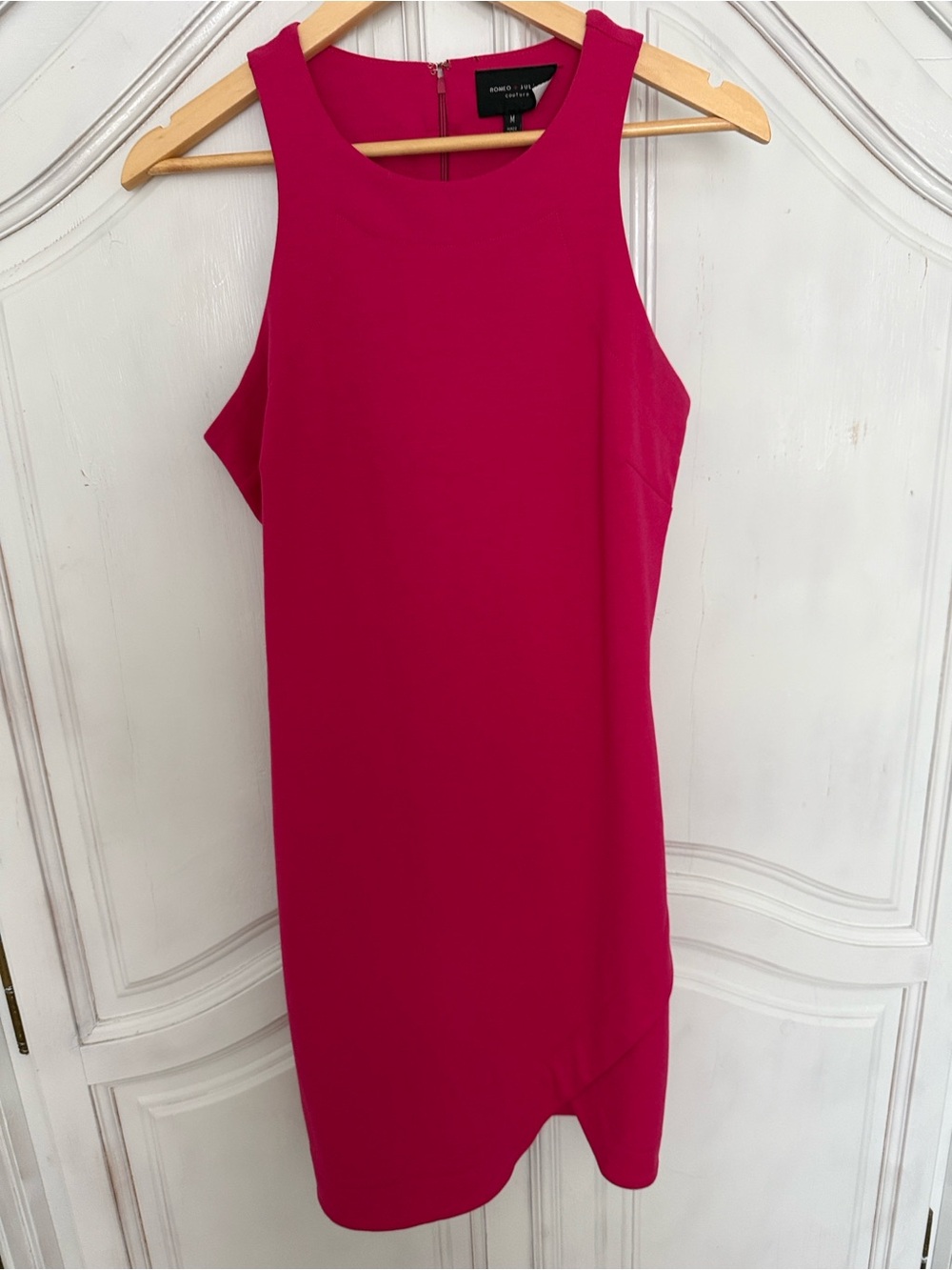Romeo + Juliet Couture
Hot Pink Bodycon Sorority Rush Dress, Party Size Medium